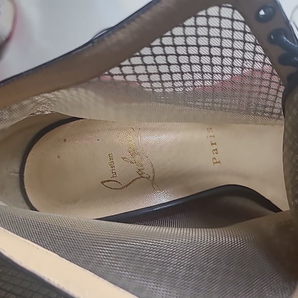 Christian Louboutin - Picture 8 of 8